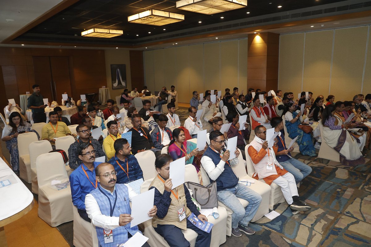 sunilbansalbjp's tweet image. पश्चिम बंगाल के कोलकाता में आयोजित मीडिया प्रशिक्षण कार्यशाला को संबोधित किया।
 
कार्यशाला में प्रदेश सह प्रभारी श्री बिप्लब देव जी, श्री अमित मालवीय जी, प्रदेश महामंत्री संगठन श्री अमिताभ चक्रवर्ती जी सहित प्रमुख पदाधिकारियों को उपस्थिति रही।
@BJP4Bengal @BjpBiplab @amitmalviya