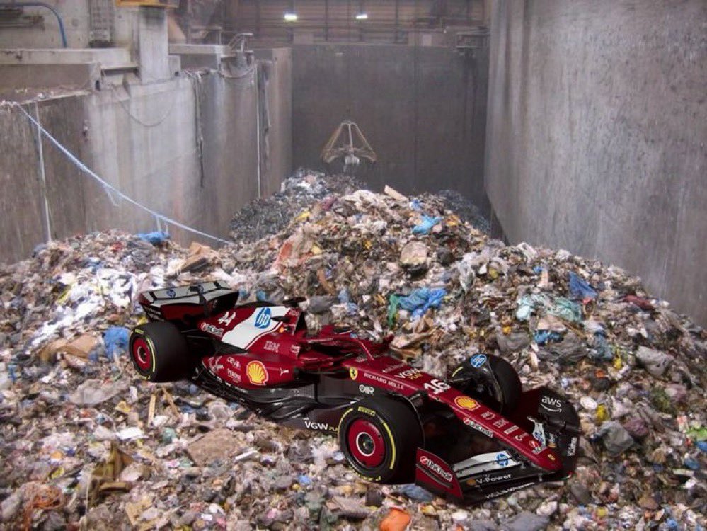 marrlec's tweet image. 2 races until we’re free.