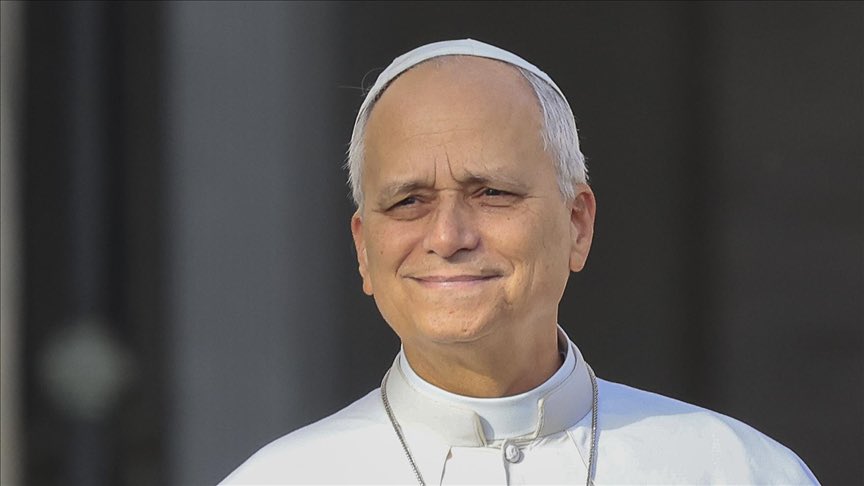 🔴 ÖZEL HABER | PAPA, MİNGUZZİ AİLESİYLE GÖRÜŞECEK

İlk yurt dışı ziyaretini Türkiye’ye gerçekleştirilen Katolik dünyasının ruhani lideri ve Vatikan Devlet Başkanı Papa 14. Leo, pazar günü İstanbul’da Mattia Ahmet Minguzzi’nin annesi Yasemin, babası Andrea Minguzzi ile özel bir