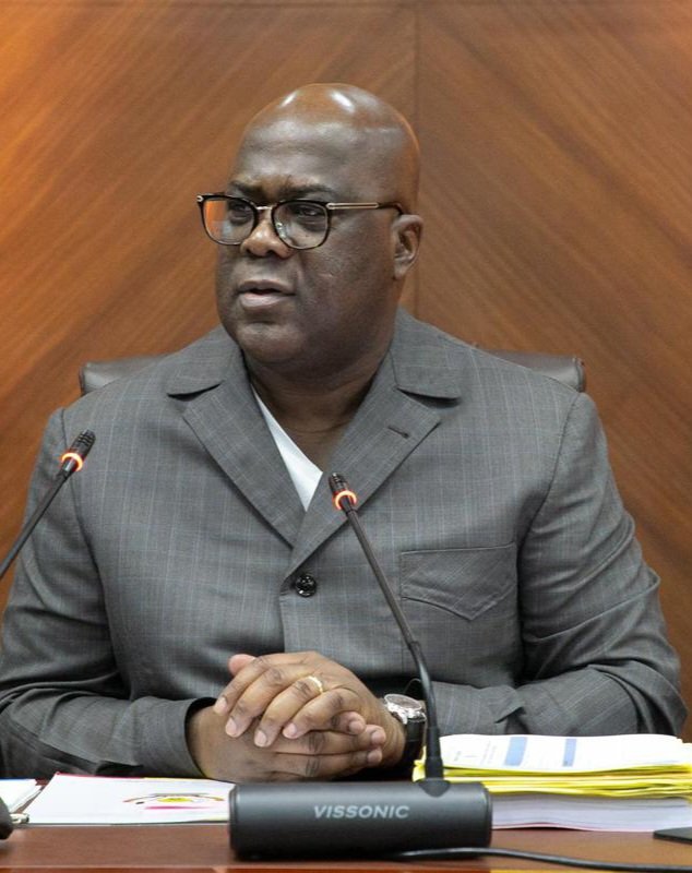 delphin_kas's tweet image. 🚨 Tensions politiques en RDC : Le gouverneur suspendu du Haut-Katanga, Jacques Kyabula, saisit la justice européenne contre la famille présidentielle concernant le retrait de ses carrés miniers à Kambove. Une contre-attaque qui fait ressurgir de lourdes accusations de mauvaise…