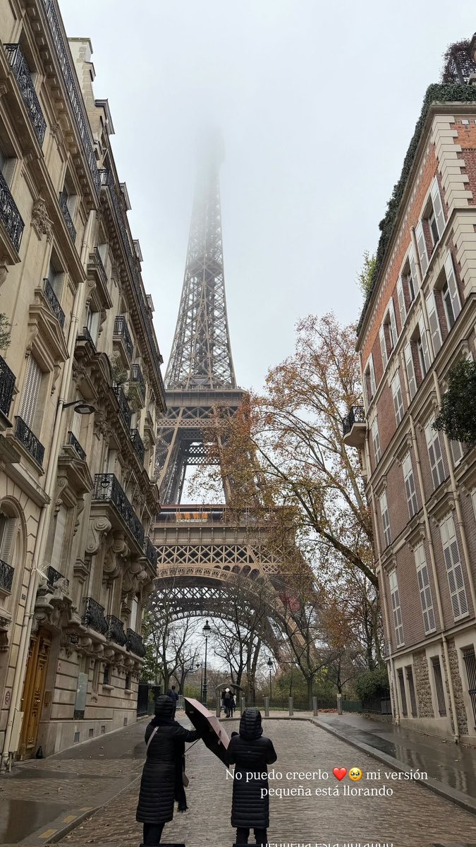 CotyUp's tweet photo. Coty en París 🥺🤏🏻 
Sueños que se cumplen ✨✨ https://t.co/AHduECy6N9