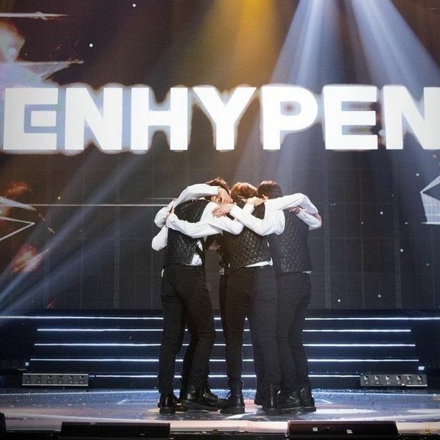 jayhoonvampz's tweet image. “I’m proud of you”                   “I’m proud of us”