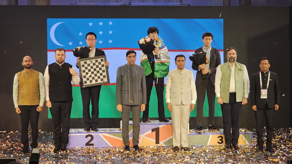 nikchess's tweet image. सिंदारोव बनें फ़ीडे विश्व कप 2025 विजेता 🏆
@FIDE_chess @aicfchess @ChessbaseIndia @ChessbaseHindi #HindiNews @narangnitin #chess #FideWorldCup2025 #Sindarov
भारत के गोवा में संपन्न हुई फ़ीडे विश्व कप शतरंज का खिताब उज्बेकिस्तान के 19 वर्षीय युवा ग्रैंड मास्टर जावोखिर सिंदारोव…