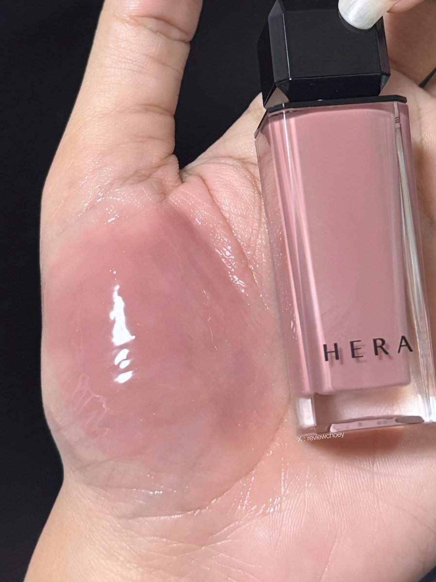 reviewchoey's tweet photo. สวยเกินจะบ้าา! ลิปกลอส hera ทำสีมากก อย่างสี 401 คือโคตรนัววว ชมพูเบจนู๊ดที่ถูกต้อง สีนี้ พส จีน พส ญี่ปุ่นหวีดกันเยอะมาก ส๊วยยยยยยยยยยยยย https://t.co/GlIzVkrepO