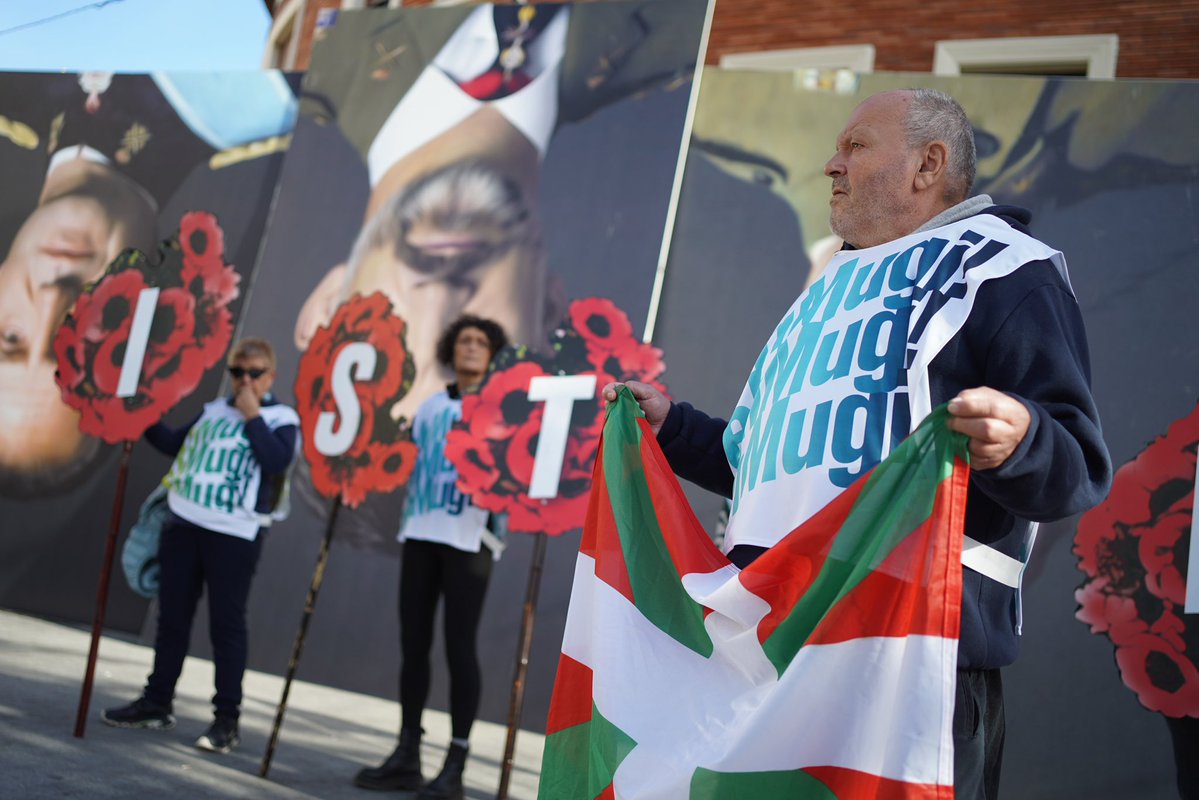 Gernika bonbardatu eta suntsitu zuten frankistak eta Espainiako monarkia sostengatzen duten oinordekoak ez dira ongietorriak Euskal Herrian.

Gurea Euskal Errepublika! ✊