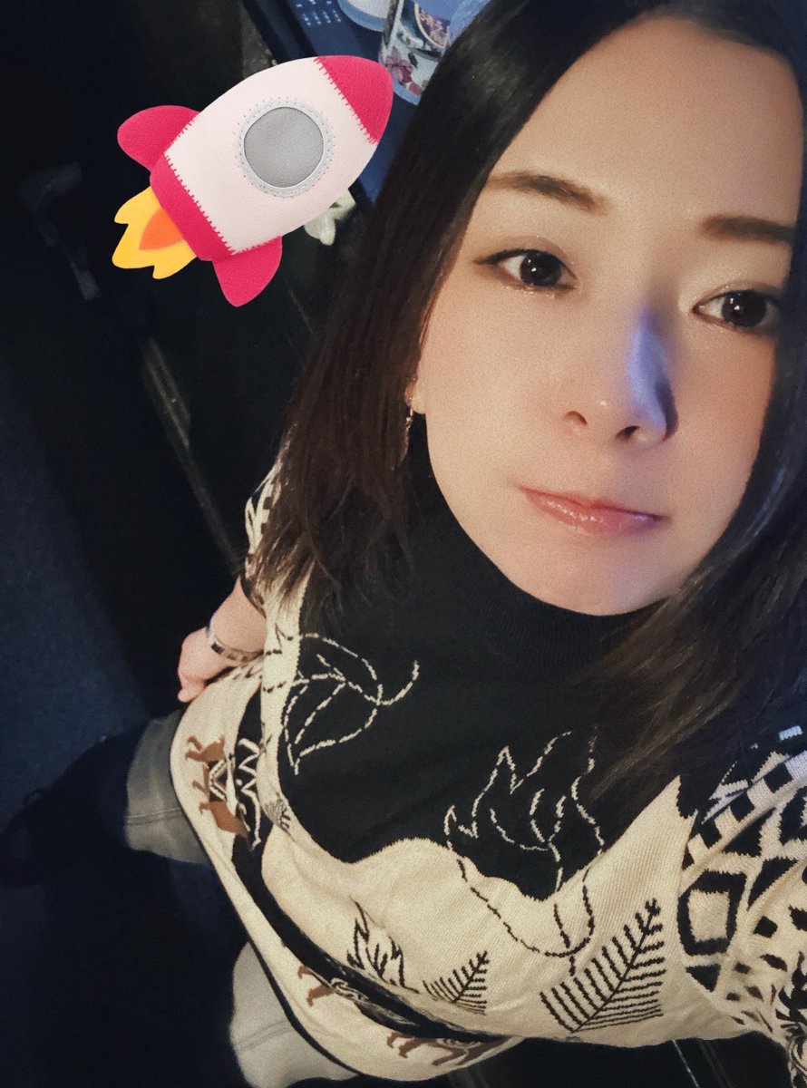 ⛬coLony跡地おーぷん⛬

とうちゃく！！しましたねん
このニット10年以上着てます
ヨレヨレ部分もあるけど捨てたく無いのなん

11月も終わりやねーっ
ぼやーっとお待ティしております🐦( '-' 🐦 )