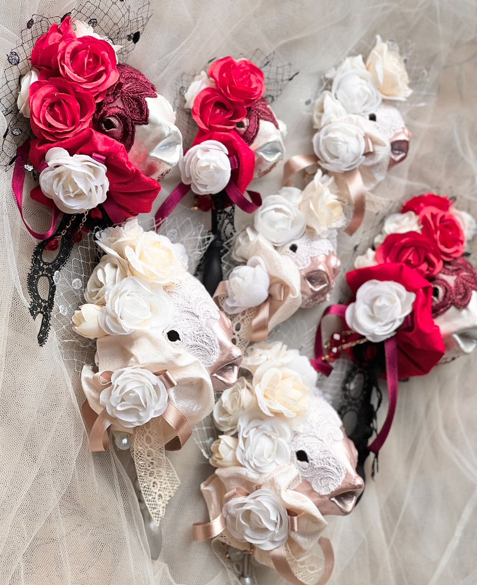 mariedera's tweet image. 🎪今週末のドルパに参加します🎭
各種サイズのドール用マスケラ、トルソ、日傘、ミニチュア家具などを展示販売いたします
当日は現金とPaypal(+6%)決済のみ可能で
卓上にあるドール以外は全て販売可能ですのでお気軽にお声がけください
楽しい1日となりますように❣️
#ドルパ54
#ドルパ_ディーラー