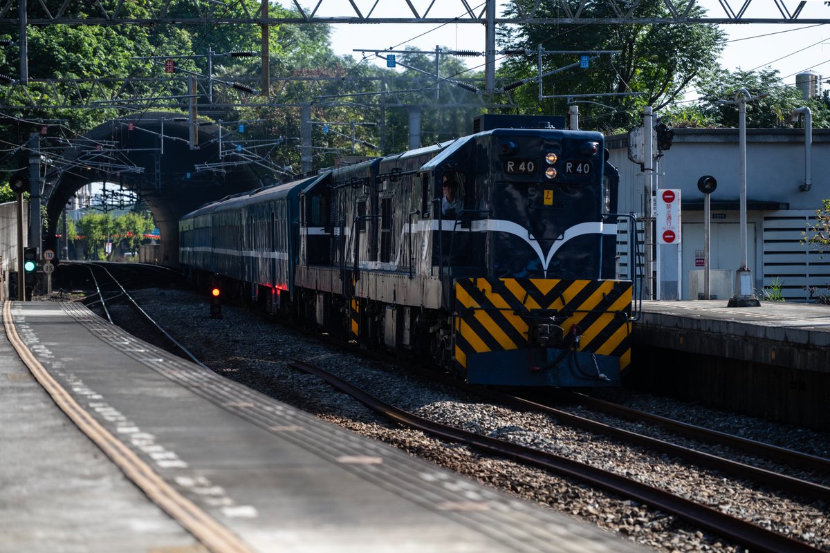 可惜剛好來值班站長班受訓，不然還滿想跑這種車的(不過富岡要調車)
2025.11.23 6713次 山佳