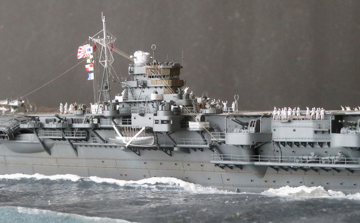 Tobiiro2's tweet image. お知らせ
鳶色の会のH.P.に、秋山会員の1/350「瑞鶴」が追加されました。
南太平洋海戦において、第二次攻撃隊が発進する瞬間を切り取った、ディテール満載の力作です。
また私は秋山作品全体に漂う渋～い色調のファンです。
見所いっぱいの作品を、是非ご覧ください。
tobiiro.jimdofree.com/222-%E7%91%9E%…