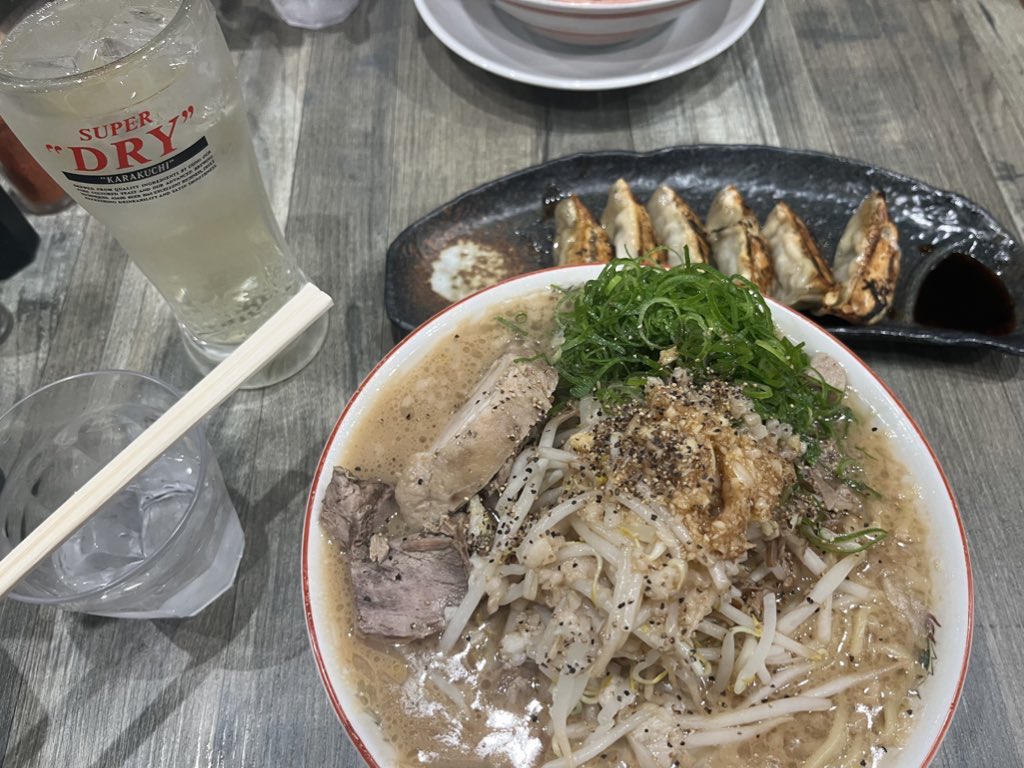 nut_wiz's tweet image. 2週間連続フォロワーとラーメンと一緒にハイボール呑む系男子です_:(´ཀ`」 ∠):