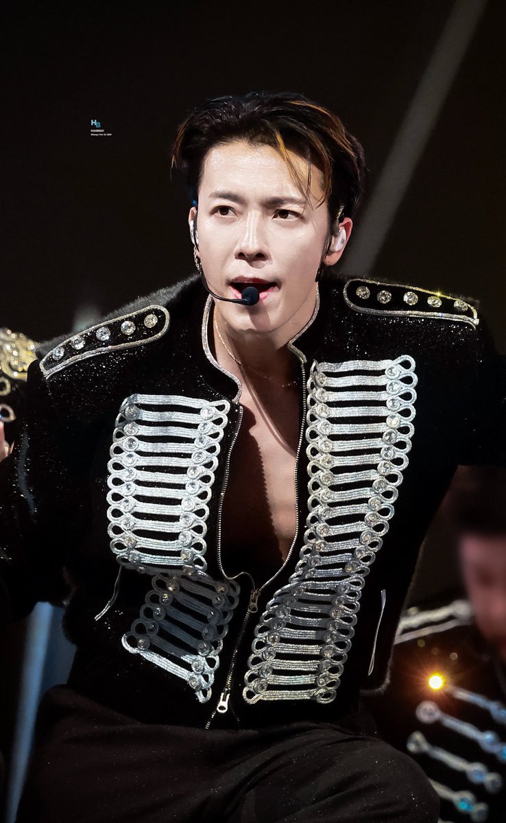 haebro19861015's tweet photo. 𝟮𝟱𝟭𝟭𝟮𝟴 𝗠𝗔𝗠𝗔 𝗔𝗪𝗔𝗥𝗗𝗦 𝟮𝟬𝟮𝟱

미친😈
#동해 #ドンへ  #donghae  #東海
#슈퍼주니어 #superjunior 
#MAMAAWARDS2025 #MAMAAWARDS https://t.co/P48zaQlBfq
