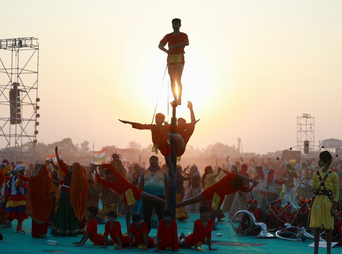 CMOfficeUP's tweet image. #UPCM @myogiadityanath जी ने आज भारत स्काउट्स एंड गाइड्स के डायमंड जुबली समारोह तथा 19वीं राष्ट्रीय जम्बूरी के भव्य समापन समारोह में मा. राष्ट्रपति श्रीमती द्रौपदी मुर्मु जी, उत्तर प्रदेश की मा. राज्यपाल श्रीमती आनंदीबेन पटेल जी की गरिमामयी उपस्थिति में एवं मिजोरम के माननीय…