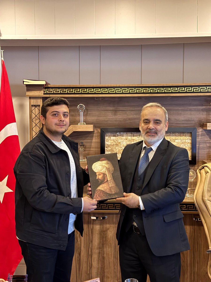 AK Parti Fatih Gençlik Kolları Yeni Seçmen Birimi olarak bugün Çapa Fen Lisesi Müdürümüz Mehmet Emren ve Şehremini Anadolu Lisesi Müdürümüz Vedat Yüksel ile görüştük.
Öğrenci temsilcilerimizi belirleyerek gençlerimizle olan koordinasyonumuzu güçlendirdik.