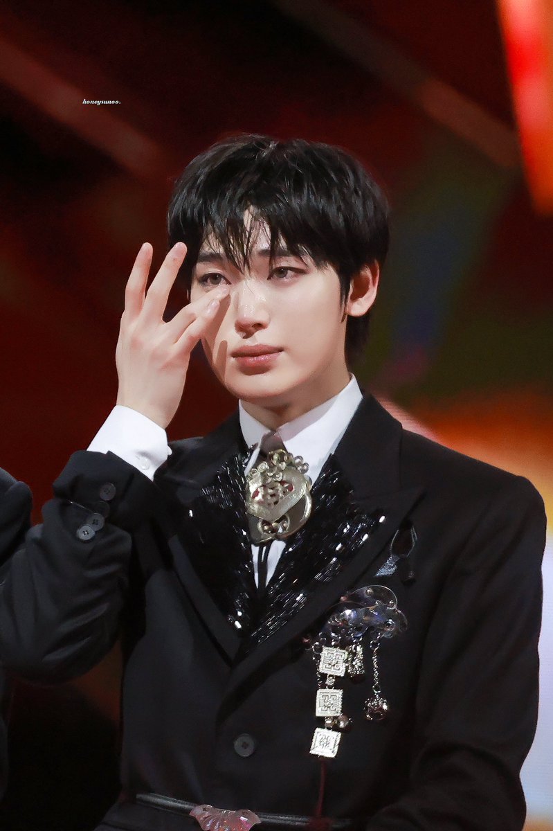 251128 
마마 대상 넘넘 축하해요🥹🥹🥹💖
#김선우 #엔하이픈_선우 #SUNOO #ENHYPEN
<a href="/ENHYPEN_members/">ENHYPEN</a>