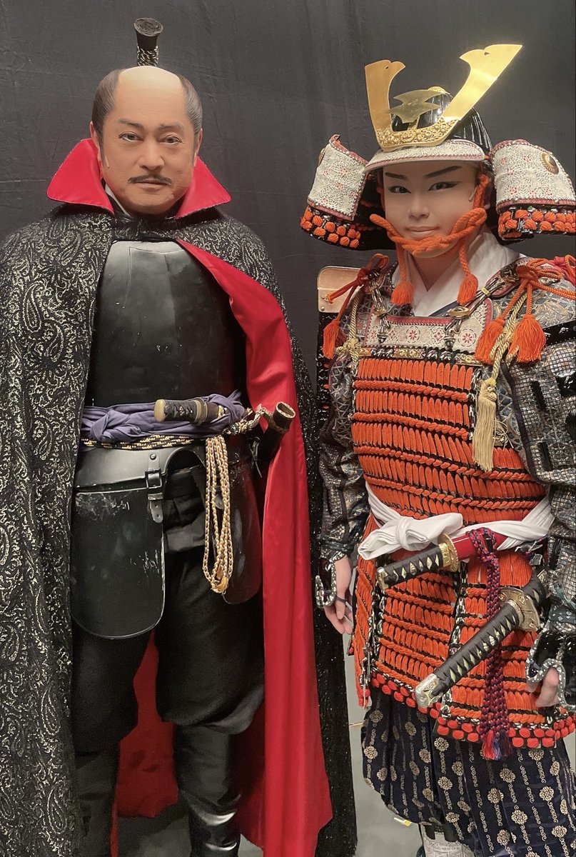 遅くなりましたが松平さんお誕生日おめでとうございます！！🎊
「暴れん坊将軍」を見ていた僕にとってまさか共演させていただけるなんて思ってもなかったし「マツケンサンバ」を一緒に踊らせていただけるなんて夢のような時間でした😭