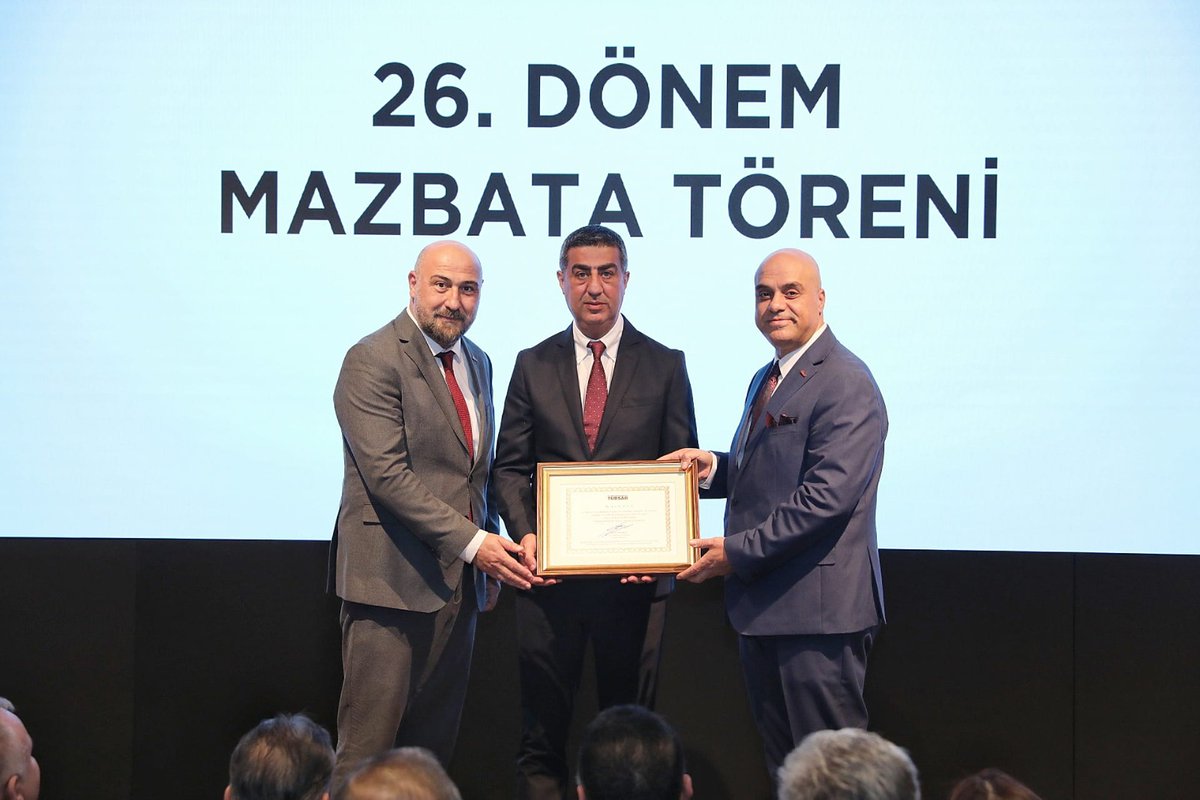 tursaborgtr's tweet photo. Birliğimizin 26. Dönem Yönetim Kurulu Mazbata Töreni Genel Merkezimizde Bilgi Teknolojileri Medya ve İletişim Grup Başkanımız Mesut Kanat'ın sunumlarıyla gerçekleşti.

TÜRSAB 26. Olağan Genel Kurulu’nda üyelerimizin oyları ile seçilen yeni Denetim Kurulu ��yelerimiz Genel Merkezimizde düzenlenen törenle mazbatalarını aldılar.

TÜRSAB 26. Faaliyet Dönemi mazbata töreninde hazır bulunan TÜRSAB 26. Dönem Denetim Kurulu Üyeleri Hakan Bayındır, Ayşegül Özkeleş, Yüksel Türemez, Büşra Celep, Cüneyt Özpamuk’a mazbataları takdim edildi.

Denetim Kurulu Üyelerimize görevlerinde başarılar diliyor, 26. dönemin sektörümüze hayırlı olmasını temenni ediyoruz.