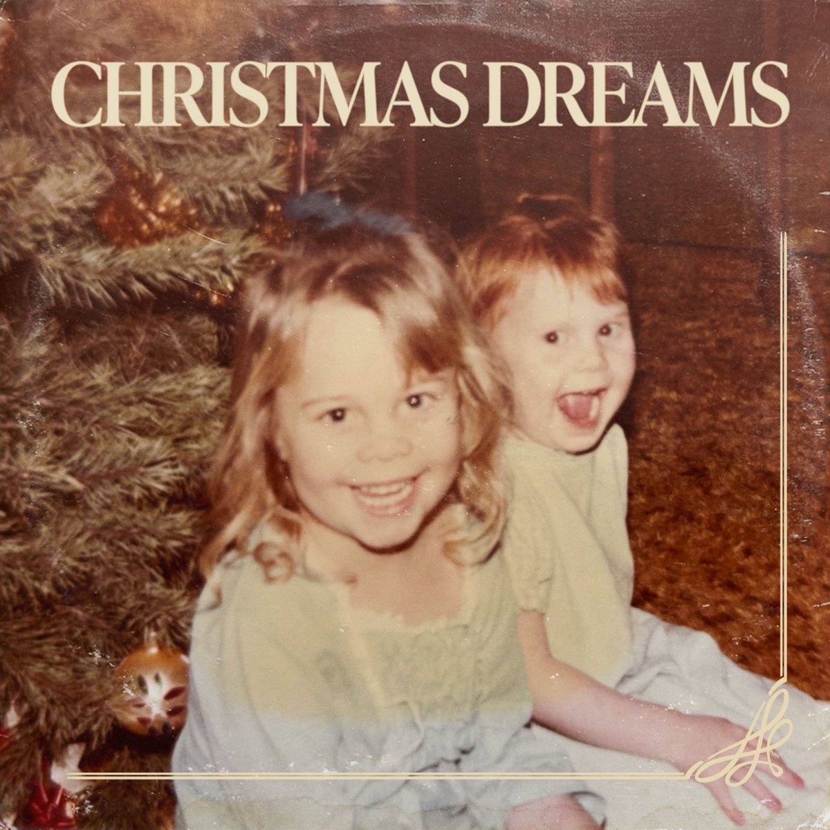 Thanksgiving Night at 12:00 am, I see the world in red and green.  One snowflake falls, I'm there again, my heart is full of Christmas dreams!  Listen here:  vere.lnk.to/merryeverythin…