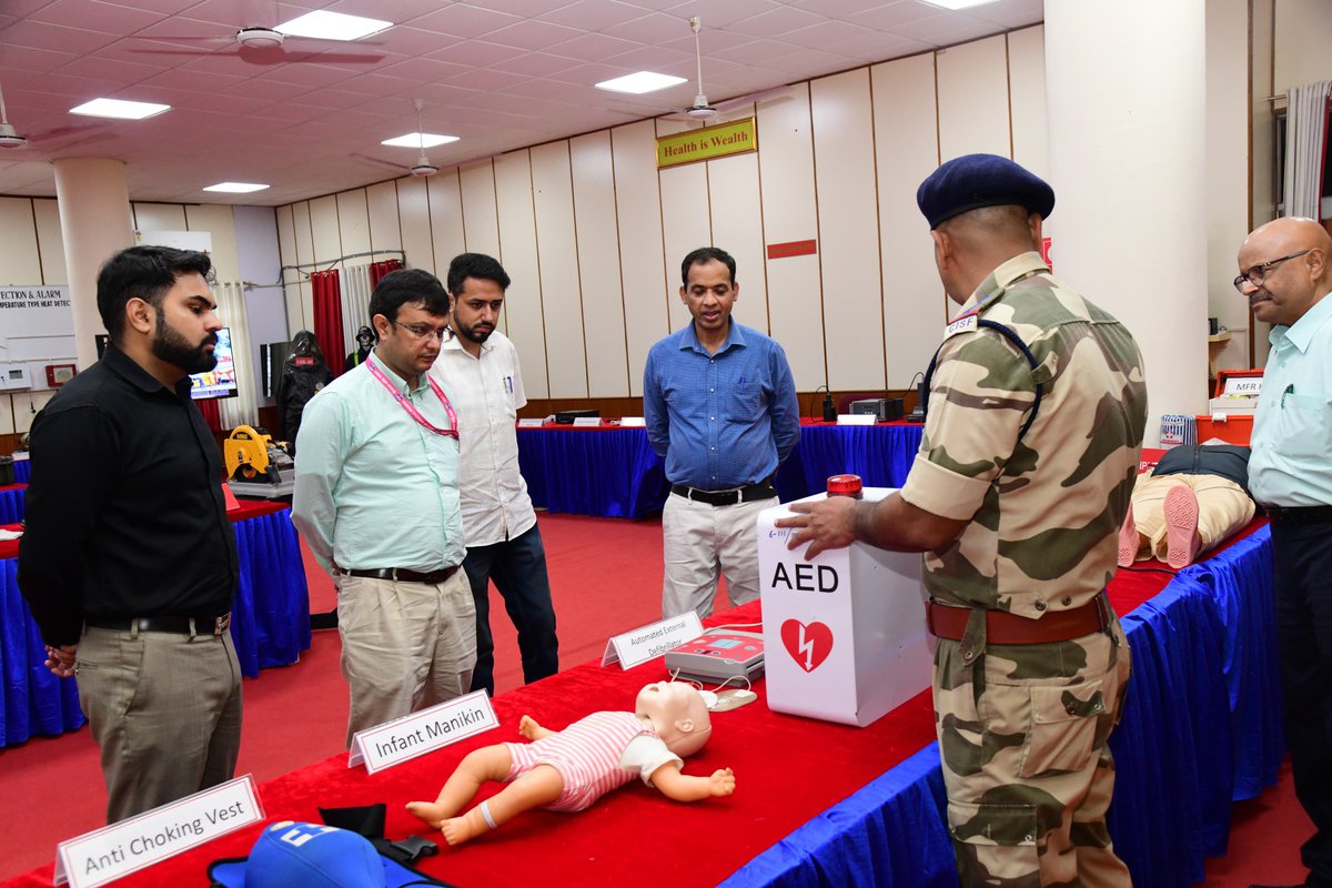 CISFTraining's tweet image. Visit of Senior Officials from Himachal Pradesh State Disaster Management Authority (HPSDMA)!

Senior officials from the Himachal Pradesh State Disaster Management Authority (HPSDMA), visited CISF FSTI, Hyderabad.

#CISF #FSTI #HPSDMA #DisasterManagement @CISFHQrs 🇮🇳