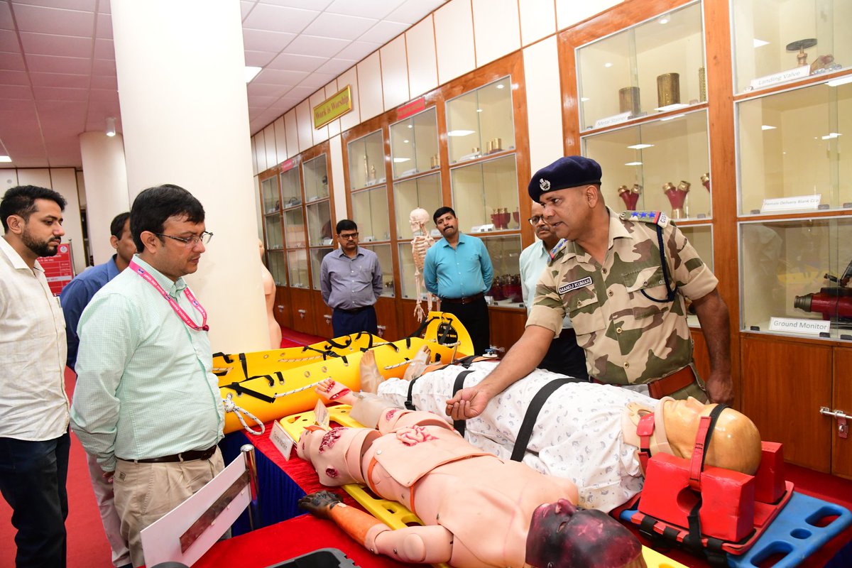 CISFTraining's tweet image. Visit of Senior Officials from Himachal Pradesh State Disaster Management Authority (HPSDMA)!

Senior officials from the Himachal Pradesh State Disaster Management Authority (HPSDMA), visited CISF FSTI, Hyderabad.

#CISF #FSTI #HPSDMA #DisasterManagement @CISFHQrs 🇮🇳
