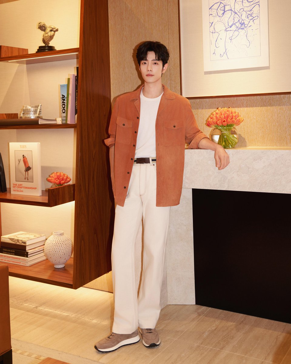 Tods's tweet image. On the occasion of the grand opening of the new Tod’s flagship store at Galaxy Macau, Global Brand Ambassador and renowned actor Xiao Zhan, attended the ribbon-cutting ceremony and joined the unveiling of Tod’s “Winter Holidays” pop-up inside the mall, together with House…