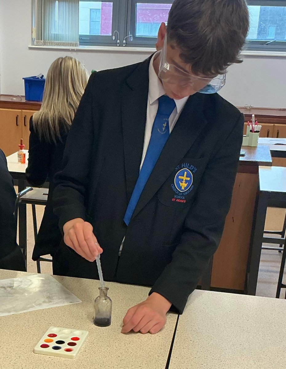 StHildsSchool's tweet image. 🔬 Y10 Science – Indicators in Action! 🌈✨

Our Year 10s had a brilliant lesson today exploring different types of indicators ] 👏💡

From colour changes to testing solutions, they really got stuck into the practical work and brought great energy to the lab.