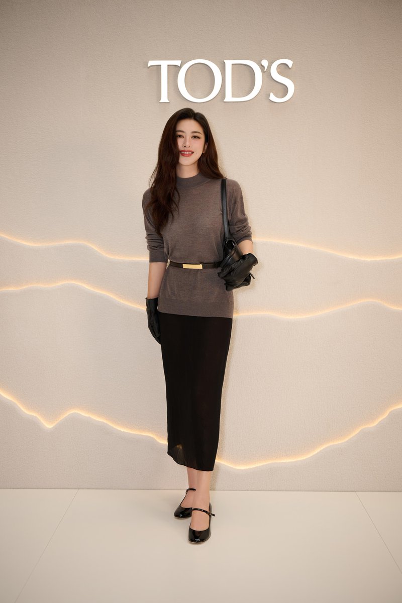 Tods's tweet image. On the occasion of the grand opening of the new Tod’s flagship store at Galaxy Macau, Global Brand Ambassador and renowned actor Xiao Zhan, attended the ribbon-cutting ceremony and joined the unveiling of Tod’s “Winter Holidays” pop-up inside the mall, together with House…