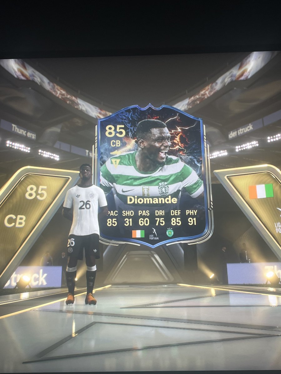 BazRM7's tweet image. Of the over 30 saved packs for the thunderstruck event (10x83, 10x82 etc.), these are my best pulls🥲 

What did you get show me in the comments ⬇️ #FC26 #EAFC