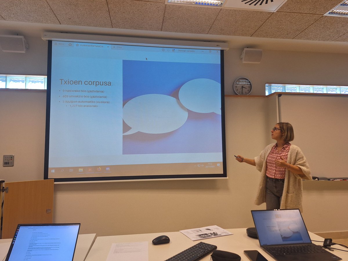 Hasi dugu arratsaldeko saioa: Itzulpen automatikoa eta hizkera informala: zer dago jokoan? Nora Aranberri (HiTZ zentroa - Ixa, EHU). #clariaheusIV