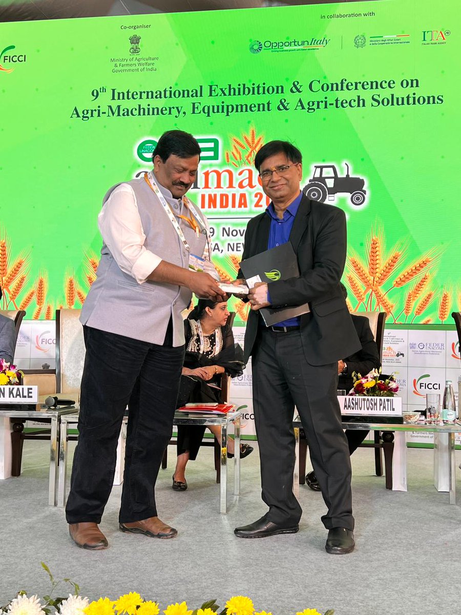Eima_Agrimach's tweet photo. Interactive, insightful, and exciting! Our Q&amp;A round saw visitors answering questions, with the winners proudly receiving awards! 🎖️

#EIMAAgrimach2025 https://t.co/N3oP6YzY52