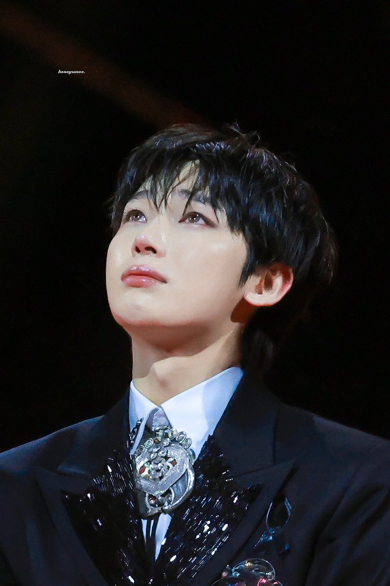 kngyazs's tweet image. oh my god