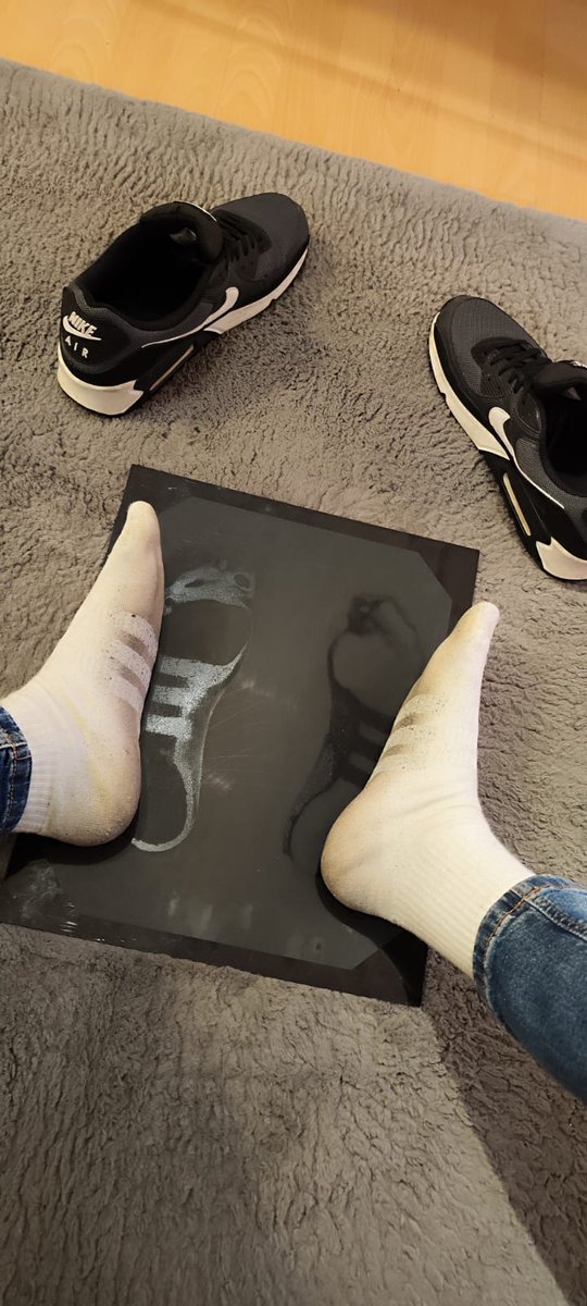 Hot soles, sweaty socks. Yes, this is your place!

#sweatysocks #alphafeet #retw #cashdom #findom #feet
 throne.com/tiral/item/a9a… throne.com/tiral/item/a9a…