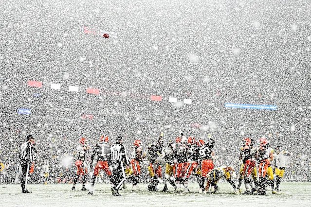 EverettBrock88's tweet image. Prayers that it snow during Sundays game. We don’t have too many more chances for snow games in Cleveland.🙏