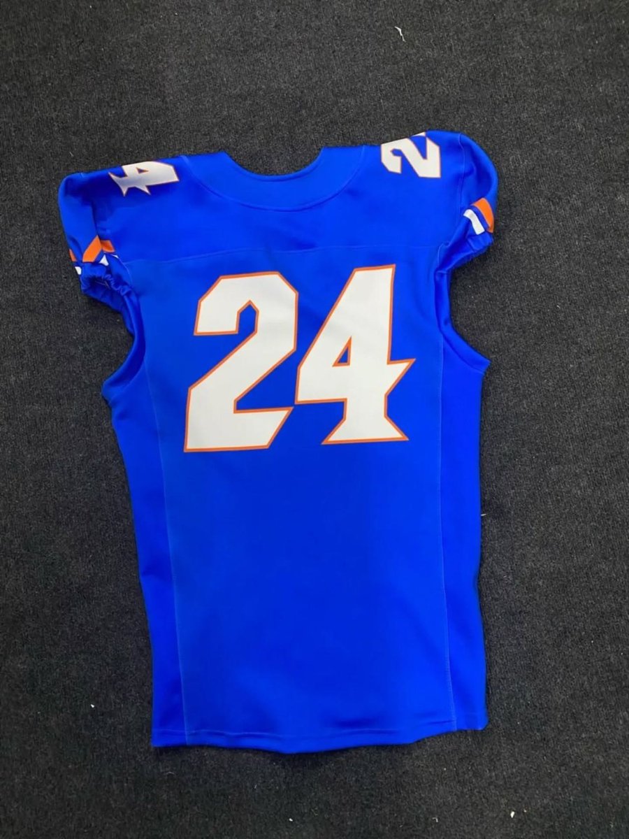 AkmalShahzad3's tweet photo. Custom football uniforms 
As a professional manufacturer, we guarantee:
High-quality uniforms that meet your highest standards. https://t.co/VfQ2xVJJra https://t.co/vLJKEUE0F7