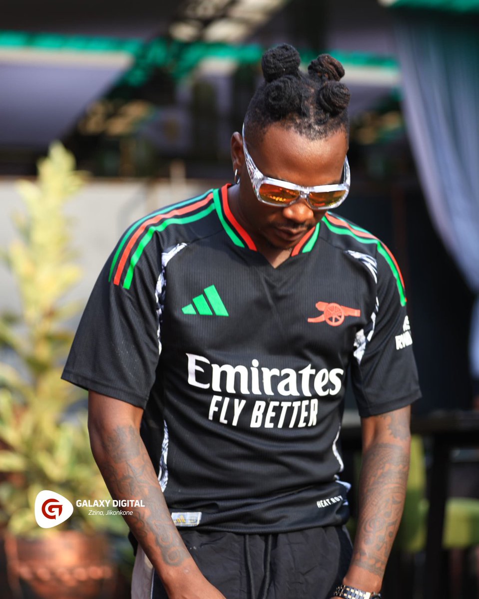 GalaxyTVUg's tweet image. King Kong @FIKFAMElCA is here to bless the #JikonkoneBigBang stage. 

 Livestream via the #GalaxyDigitalApp.

 Powered by #SpiceOn | #CaptainMorganUG