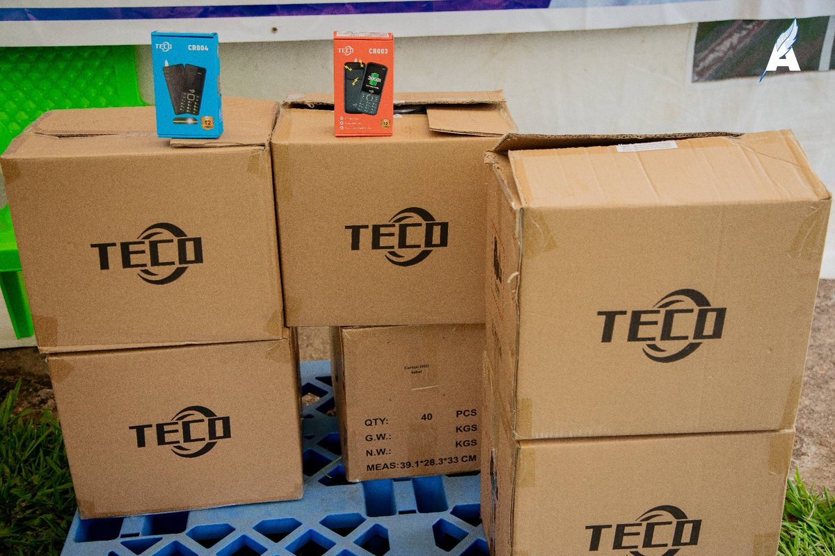bless54679's tweet photo. 🔴 #TECOOBurundi monte en puissance ! En 2 ans, cette startup tech basée à Buringa est passée de 45 à 70 employés. Objectif : produire smartphones, TV et batteries made in Burundi. Un symbole d’innovation locale porté par la jeunesse 🇧🇮💡 #TechBurundi #TECOO #Innovation https://t.co/Fw49JxmMoy
