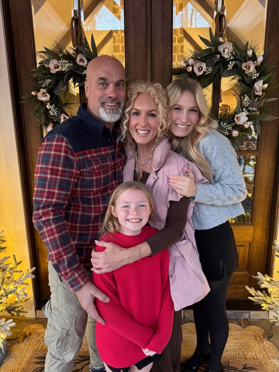 Kimberly Schlapman tweet media