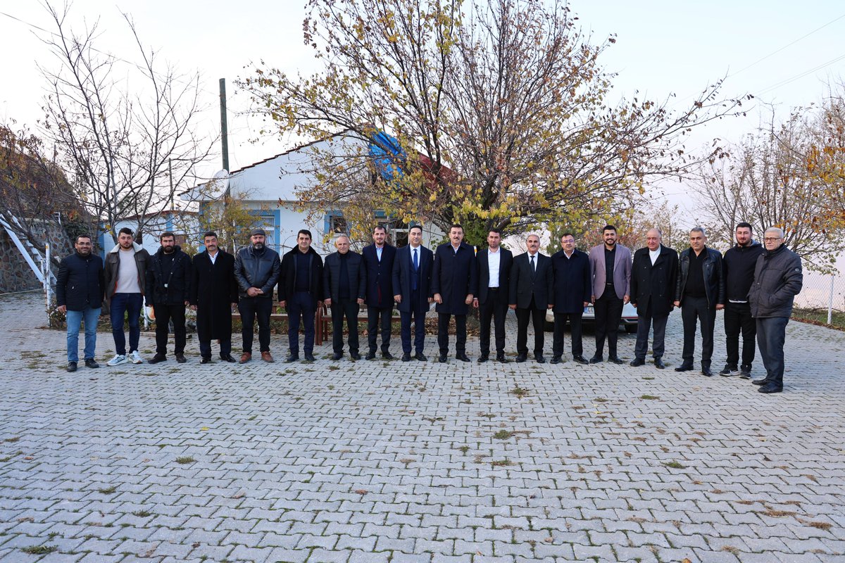 📍Doğanyol - Akkent Mahallesi

64. ve 65. Hükümet Gümrük ve Ticaret Bakanımız, Milletvekilimiz Sayın Bülent Tüfenkci, Doğanyol Belediye Başkanımız Hakan Bay ve İlçe Başkanımız Suhat Öz ile birlikte Doğanyol Muhtarlar Dernek Başkanımız Bekir Conger’in hanesine misafir olduk.