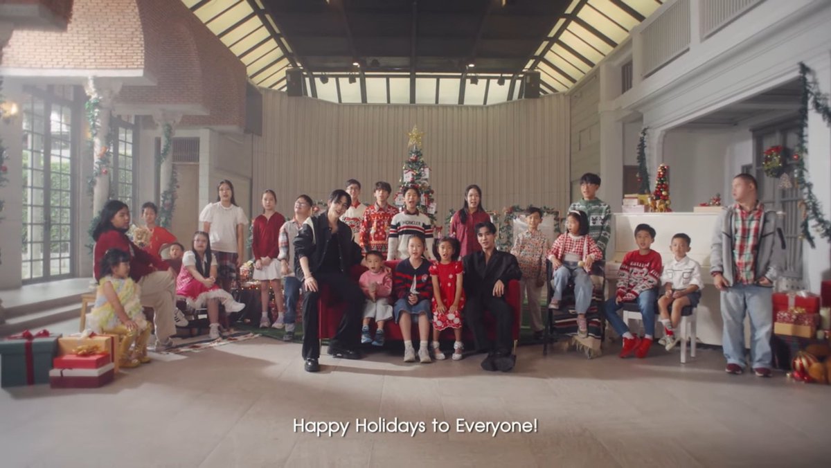 lek19889's tweet image. พี่เพิร์ธพี่แซนต้ากับน้องๆน่ารักและงดงามมาก ฝากทุกคนไปมุงกันค่ะ

youtu.be/ooUoAtOtNkE?si…

#PerthTanapon #เพิร์ธแซนต้า 
#Santapp #PerthSanta