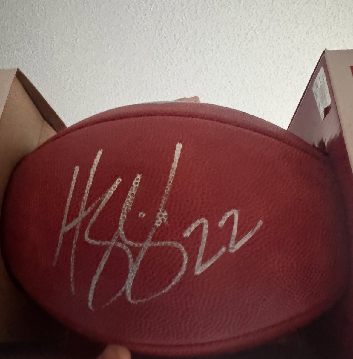 Yfz84's tweet image. Giveaway time! One person that likes, RTs, and replies with #ProBowlVote @andrewdepaola and @WillReichard will win this Harrison Smith signed football

Must be following.