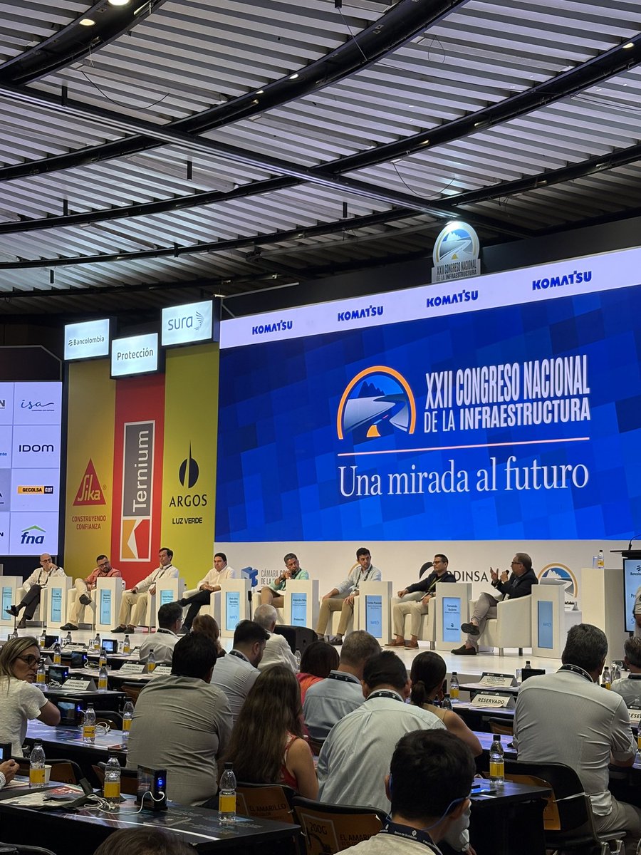 Obras icónicas sin mujeres, panel icónico.   ¿Cuántas mujeres ejecutoras, inspiradoras podrían estar en ese panel? <a href="/camaradelainfra/">Cámara Colombiana de la Infraestructura</a> #Equidad