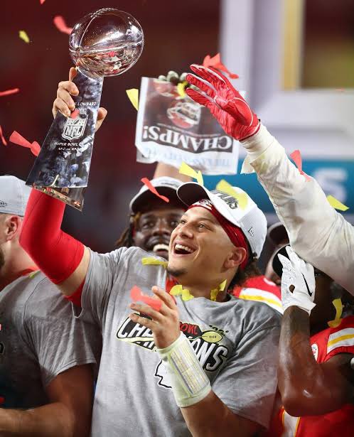 MattfromKC's tweet photo. The Chiefs next year when they get to play that 3rd place schedule: https://t.co/8ZLVO9XEWW