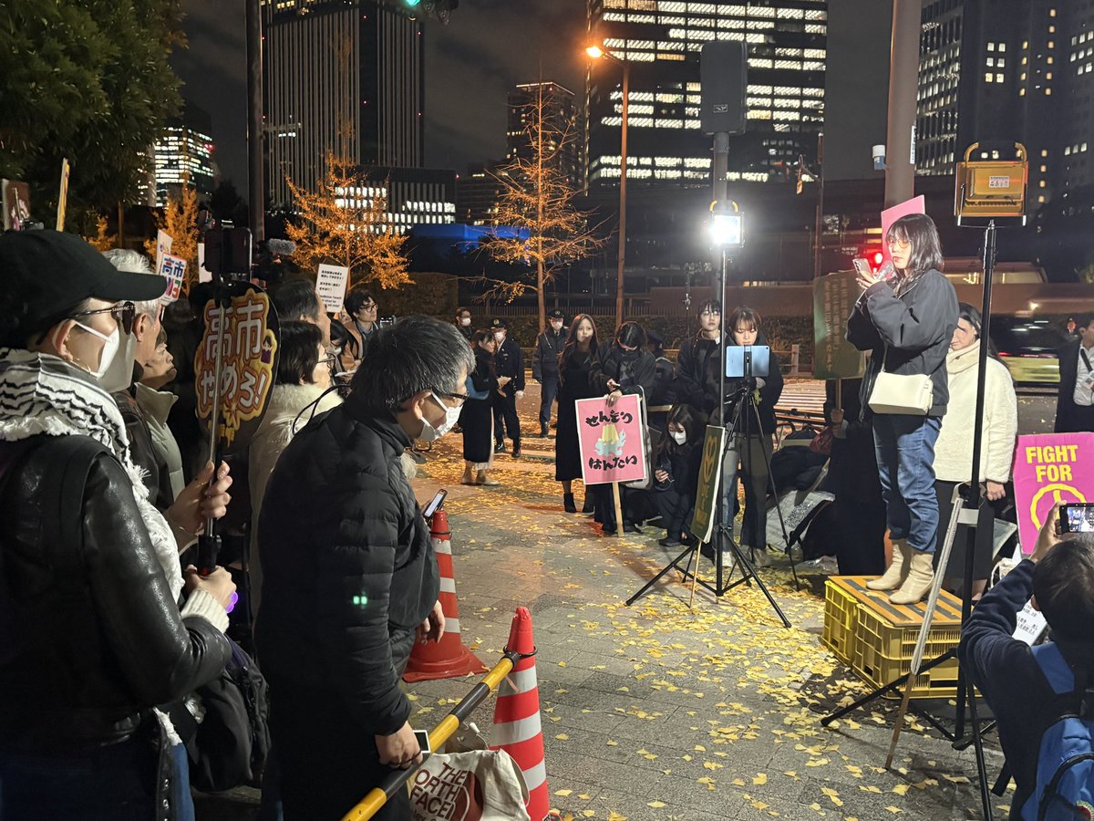 今日はこちらの行動でスピーチしました。私が伝えたかったことは２つです。日本の平和と台湾の平和を両立する道を探究しようということと、軍事力による抑止だけでは平和は維持できない、緊張を緩和したり信頼を醸成したり経済的相互依存関係を構築して誰であれ戦争を起こしたら大やけどする、繁栄の機