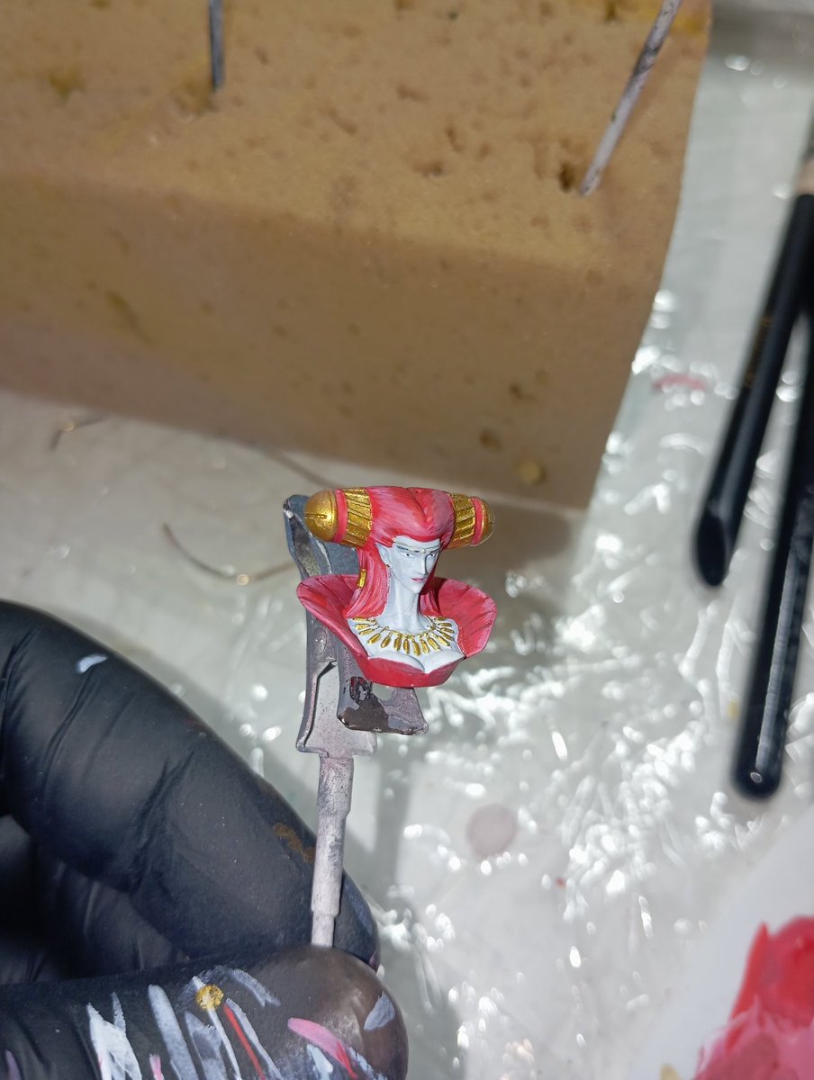 Blade0818's tweet image. I finished painting Garage kit gachapon Carmilla from #VampireHunterD  by @heavygauge01  . 
All of Details are to much small! Painting is difficult for me. 😌 but I complete she!