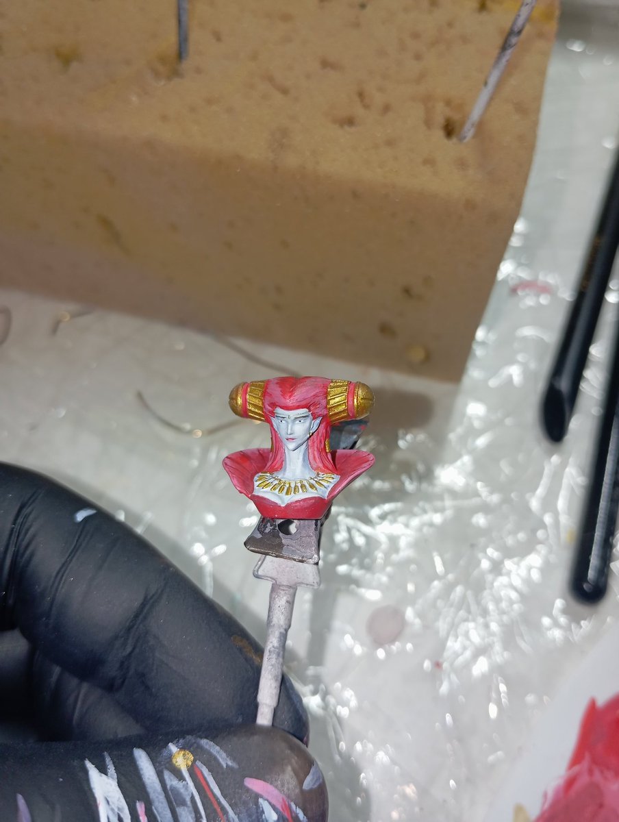 Blade0818's tweet image. I finished painting Garage kit gachapon Carmilla from #VampireHunterD  by @heavygauge01  . 
All of Details are to much small! Painting is difficult for me. 😌 but I complete she!