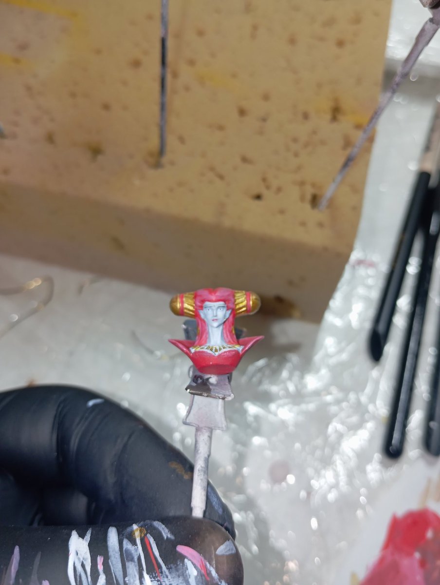 Blade0818's tweet image. I finished painting Garage kit gachapon Carmilla from #VampireHunterD  by @heavygauge01  . 
All of Details are to much small! Painting is difficult for me. 😌 but I complete she!