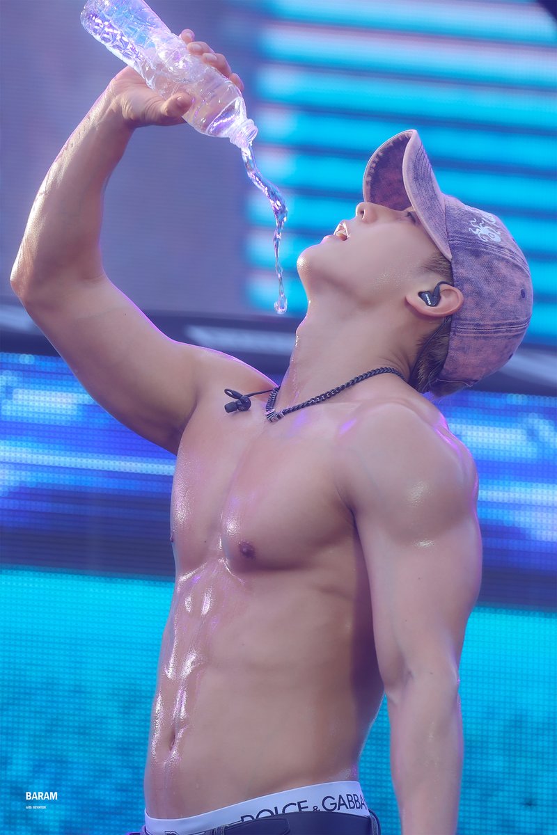 baram_1129's tweet image. 250830 WATERBOMB SINGAPORE 🅁

#이민혁 #HUTA #허타람찌
#비투비 #BTOB
#HUTA생일_축하해BORA