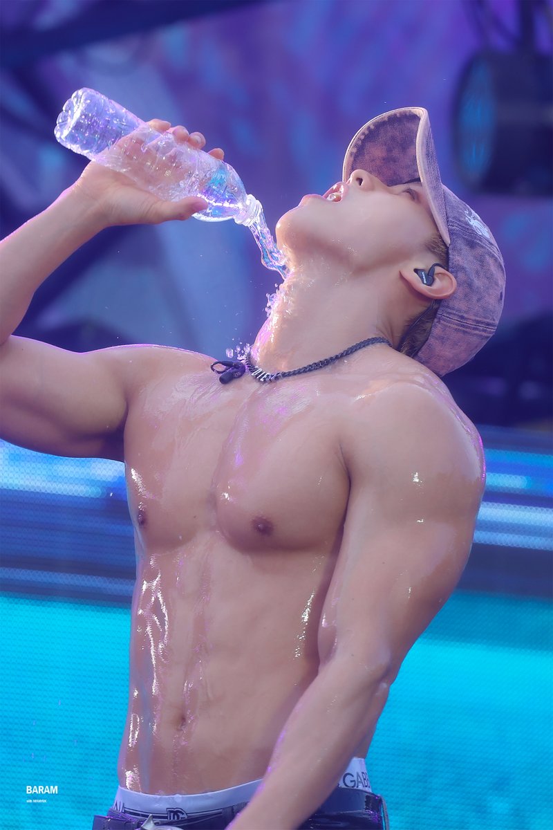 baram_1129's tweet image. 250830 WATERBOMB SINGAPORE 🅁

#이민혁 #HUTA #허타람찌
#비투비 #BTOB
#HUTA생일_축하해BORA