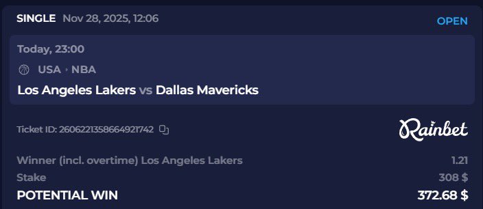 CastleFor3's tweet image. mavs suck i got the lakers