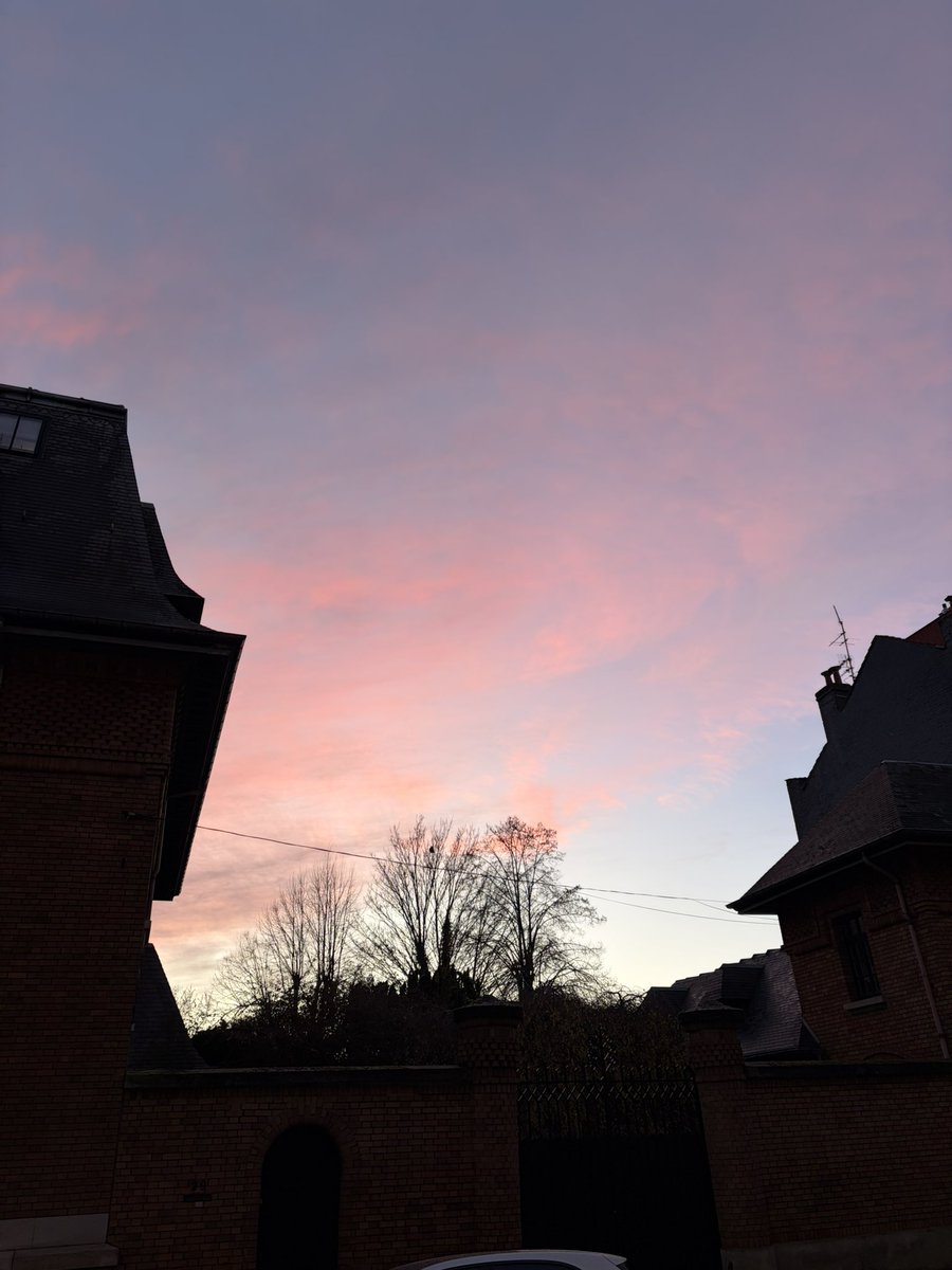 alexmamyy's tweet image. POV : another day doing it all