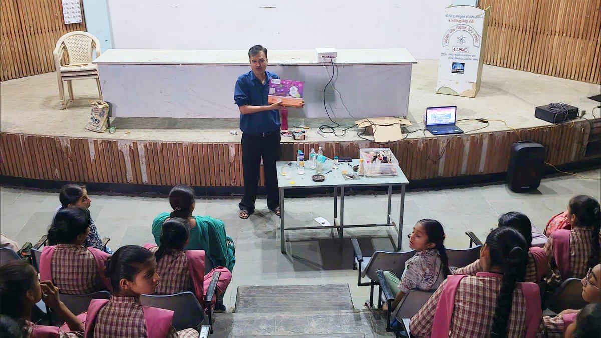 IPLab_Rajkot's tweet image. Today, students of Shri Rameshbhai Chhaya #Girls School, #Rajkot explored @InfoGujcost&apos;s #QuantumScience Kit activities, tried innovative #STEM experiments &amp;amp; gained insights into #3DPrinting technology at @OVSRCSC, @IPLab_Rajkot —encouraging them to #Dream, #Think &amp;amp; #Innovate